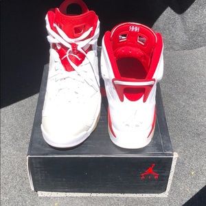 Air Jordan Retro 6 -Alternate Hare